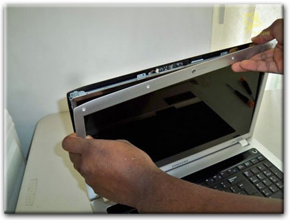 Замена экрана ноутбука Samsung в Малаховке